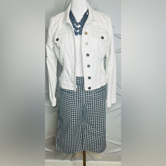 Ann Taylor SZ 8P Margo style dark navy & white geometric print capris, waist 33” - Picture 6 of 6